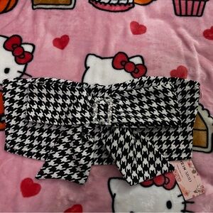 SHEIN Rhinestone Bow Tube Too